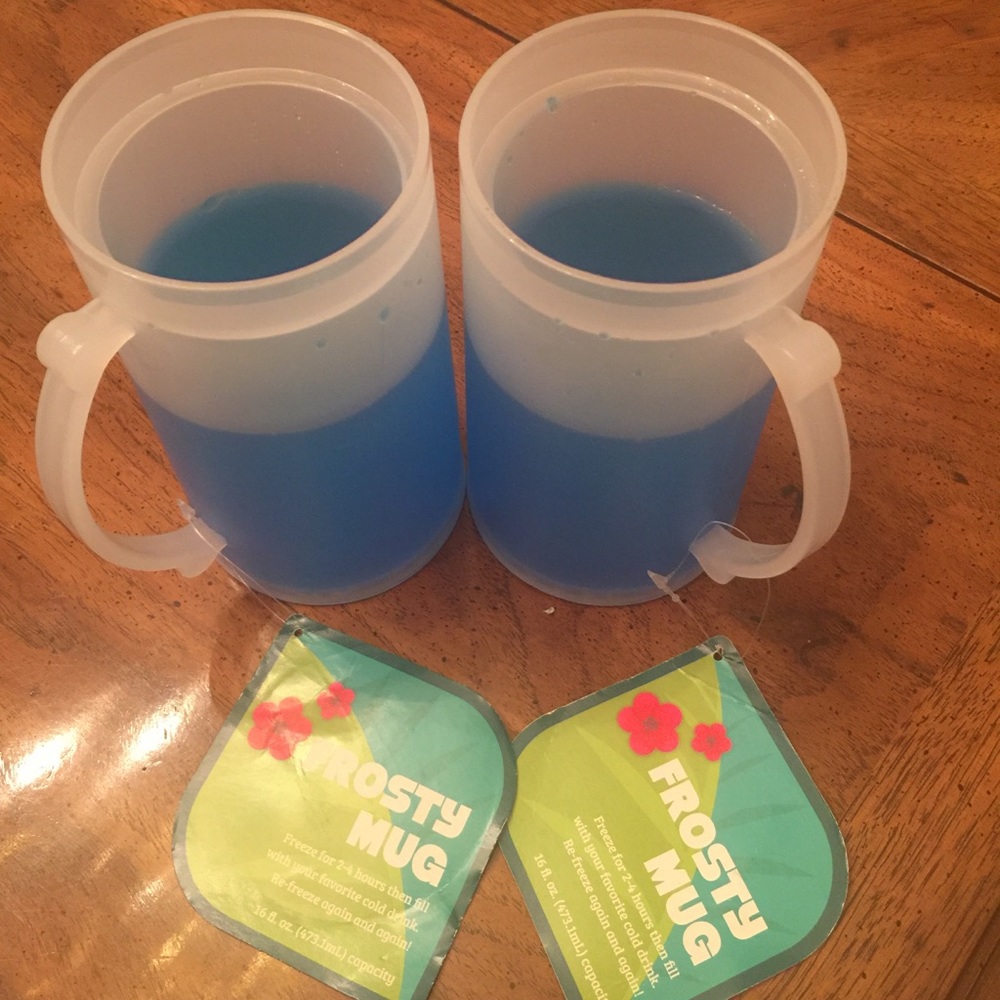 ⭐️ 5/$25 Frosty Mugs set of 2 NWT